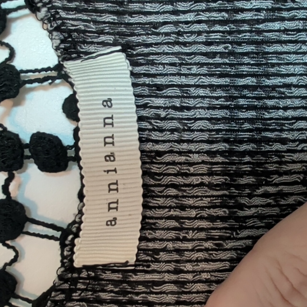 Annianna Black and White Textured Cardigan - Picture 4 of 6